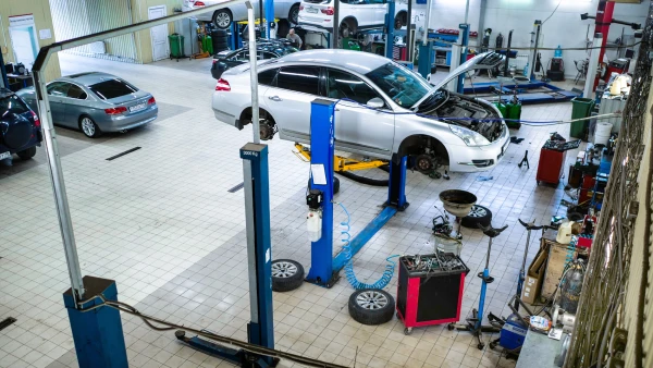 Ремонт СТО / автосалонів